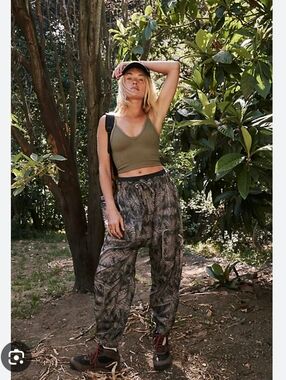 NWT M Free People Spring Trekker Pants